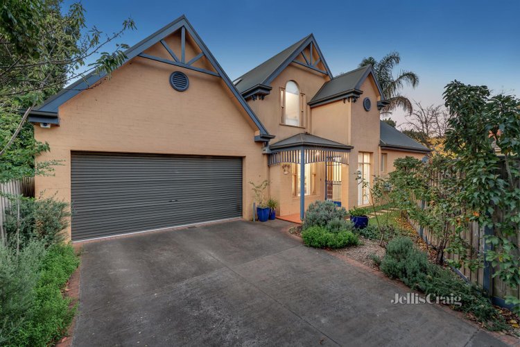 2 15 Kemp Avenue Mount Waverley 3149