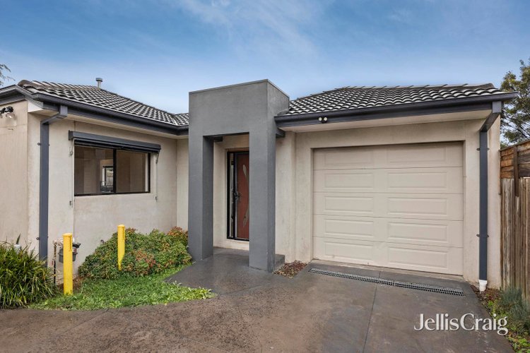 2 15 Selkirk Avenue Wantirna 3152