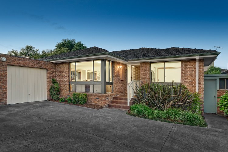 2/15 Valley Road Mount Waverley 3149
