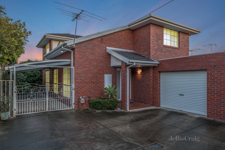2/15A Howson Street Brunswick West 3055