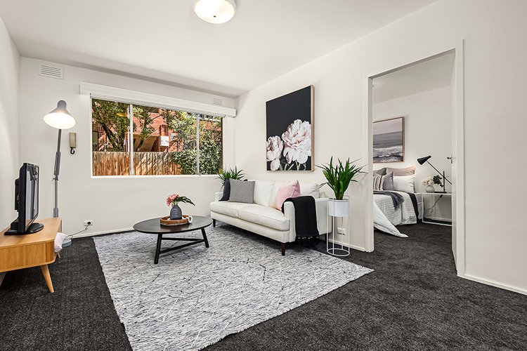 2 16 Robe Street St Kilda 3182