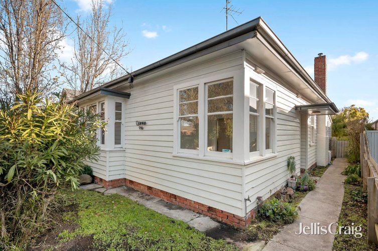 216 Talbot Street South  Ballarat Central 3350