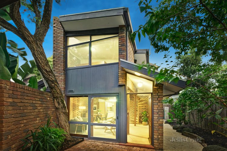 2/16a Macfarlan Lane South Yarra 3141
