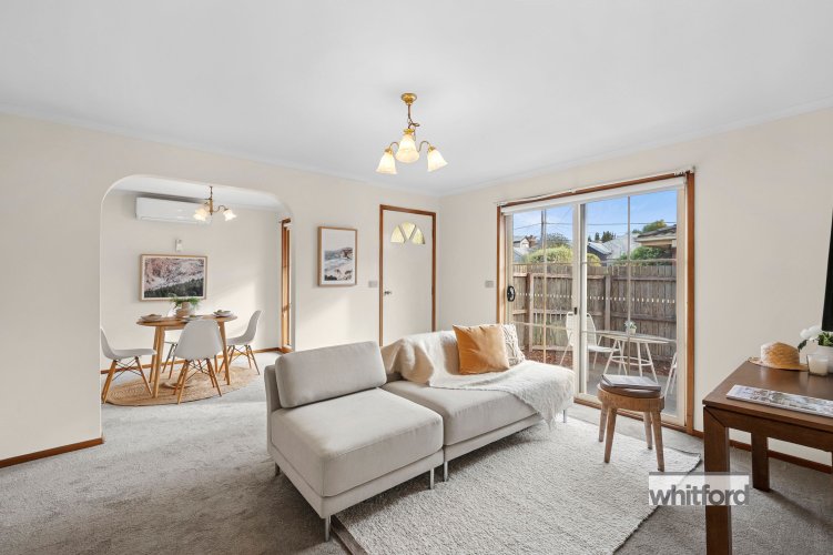 2/17 Collins Street, Geelong West