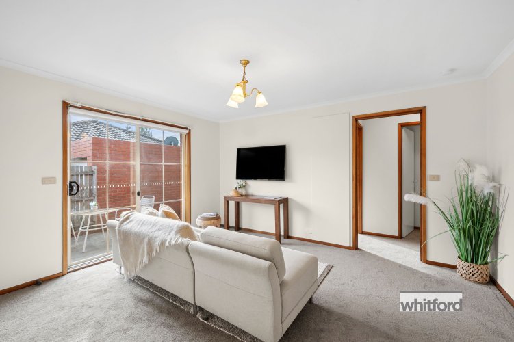 2/17 Collins Street, Geelong West