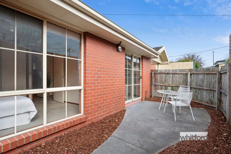 2/17 Collins Street, Geelong West