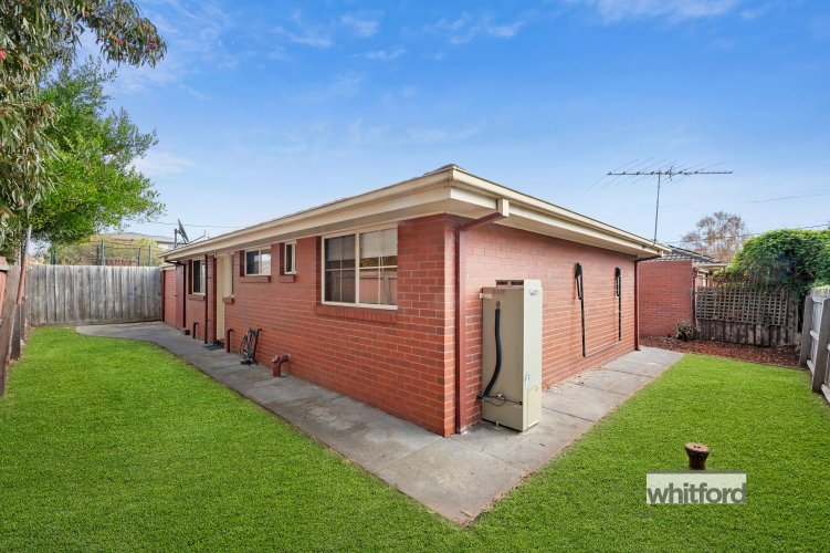 2/17 Collins Street, Geelong West