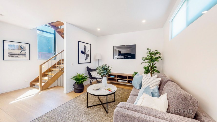 2/18 Canterbury Rd  Toorak 3142