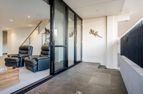 2/18 Cavendish Street, Geelong