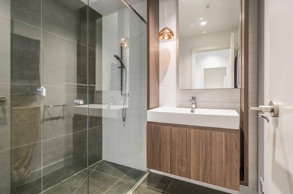 2/18 Cavendish Street, Geelong