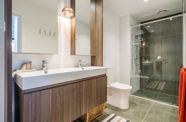 2/18 Cavendish Street, Geelong