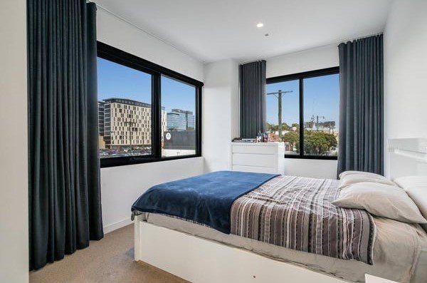 2/18 Cavendish Street, Geelong