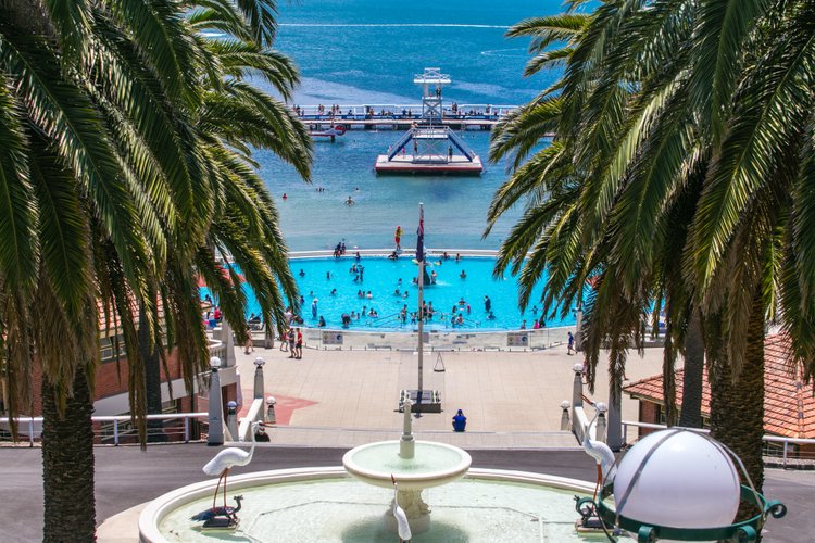 2/18 Cavendish Street, Geelong