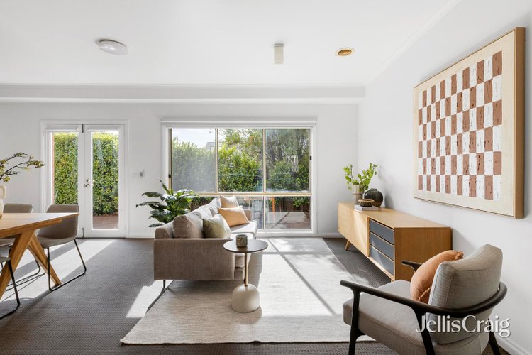 2 18 De Carle Street Brunswick 3056