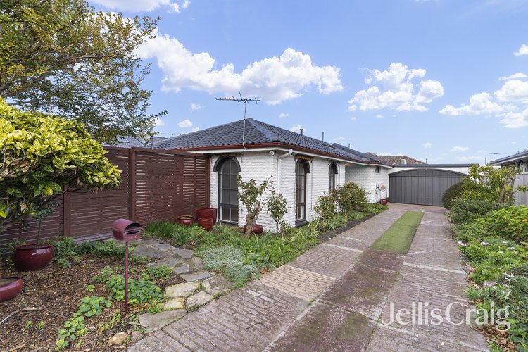 2/18 Florence Street Mentone 3194