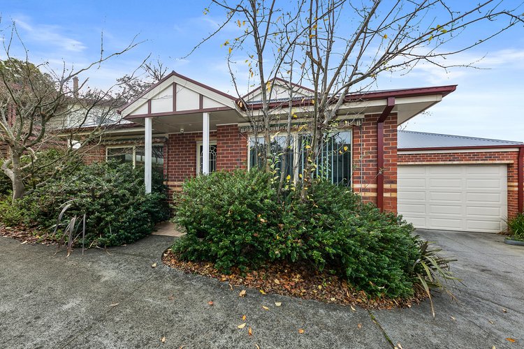 2/18 McGhee Avenue Mitcham 3132