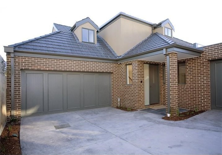 2/18 Shoobra Road Elsternwick 3185