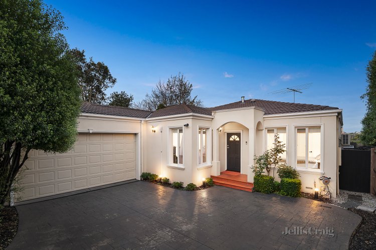 2/18 Sunhill Road Templestowe Lower 3107