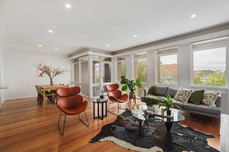 2/181 Whitehorse Road Deepdene 3103