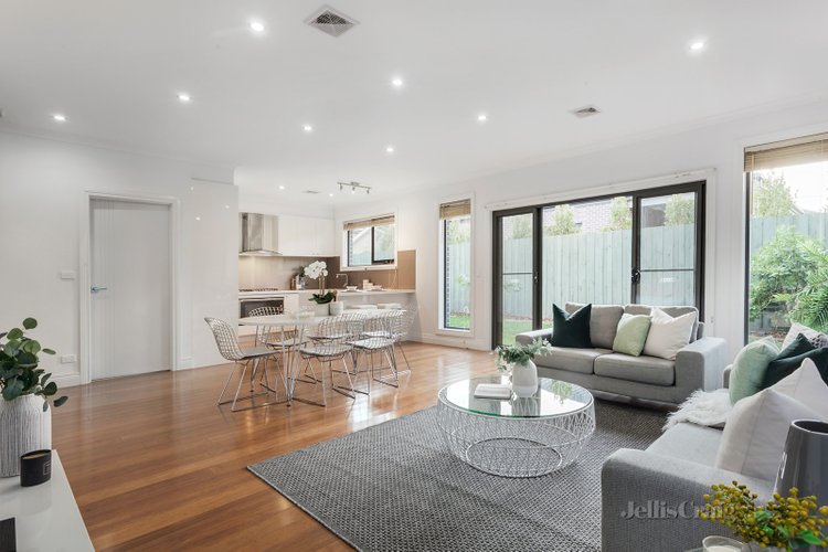 2/19 Headingley Road Mount Waverley 3149