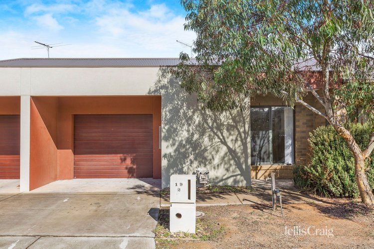 2/19 Larson Avenue Tarneit 3029