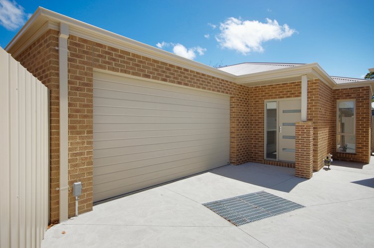 2/19 McNeill Avenue East Geelong 3219