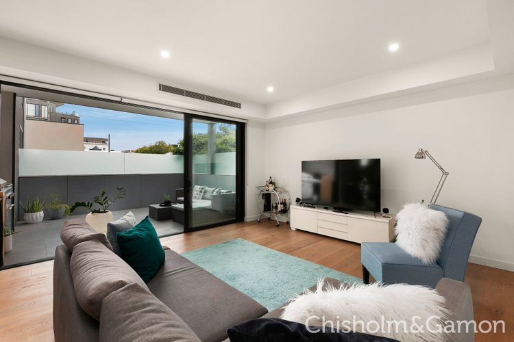 2 196 Graham Street Port Melbourne 3207
