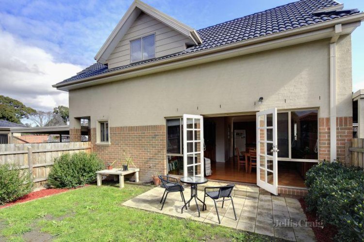 2/1A East India Avenue Nunawading 3131