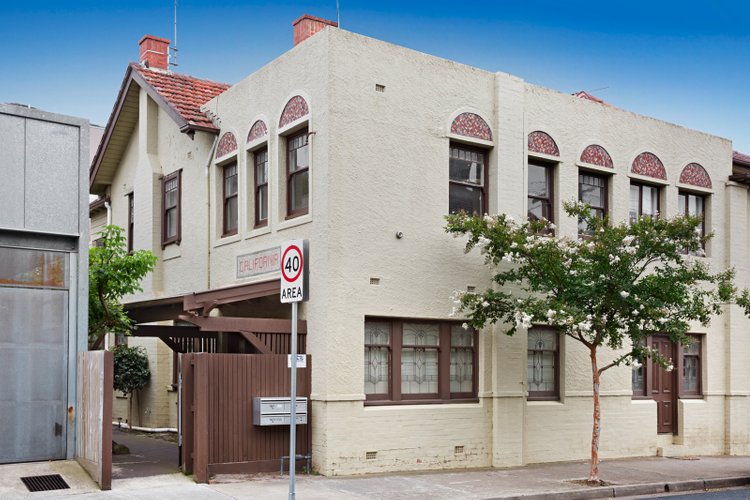 2/1B Lewisham Road Windsor 3181