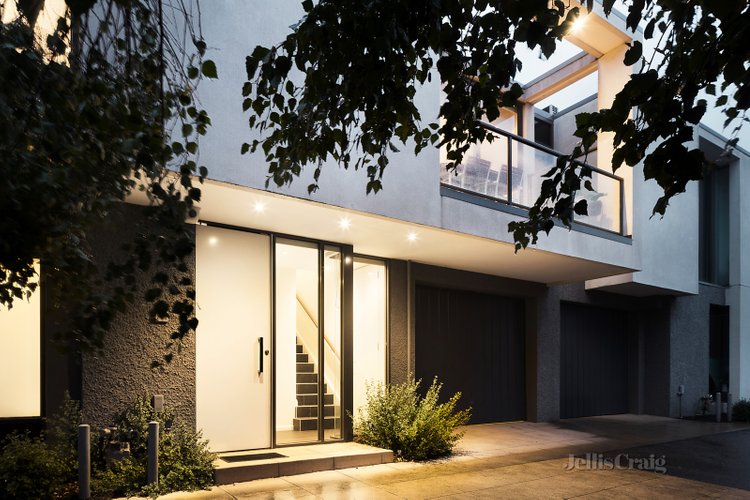 2/2-4 Old Heidelberg Road Alphington 3078