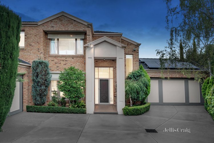 2 2 Altona Court Doncaster East 3109