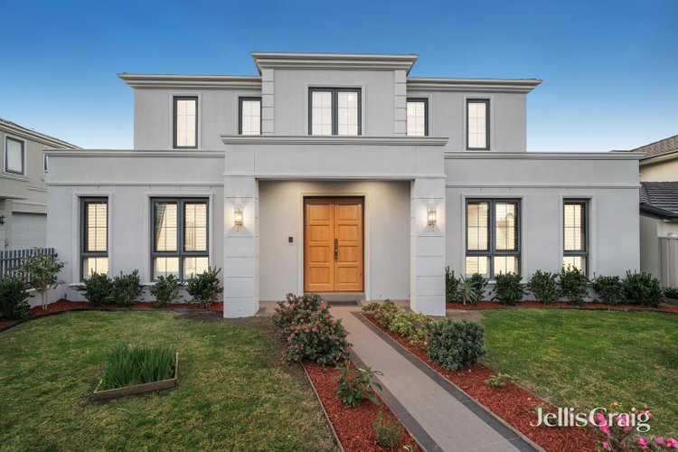 2 2 Arran Court Glen Waverley 3150
