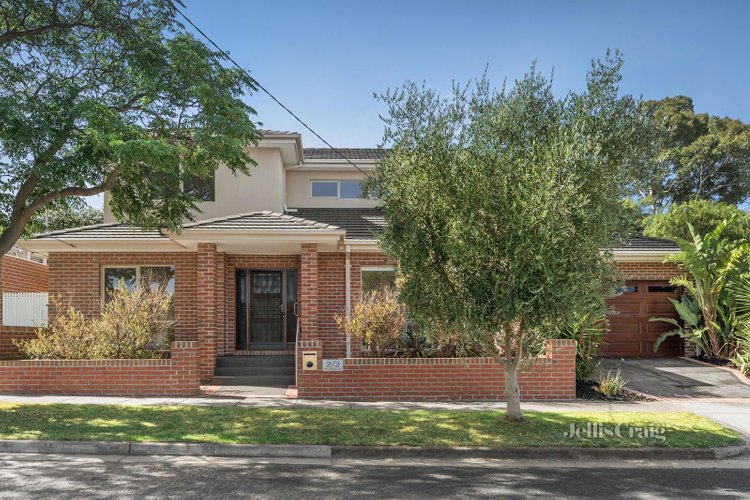 2 2 Balmoral Avenue Bentleigh 3204