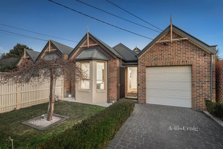 2 2 Bessie Street Bentleigh East 3165
