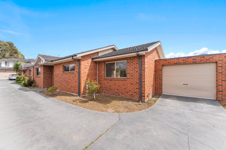 2/2 Easterleigh Court  Dandenong 3175