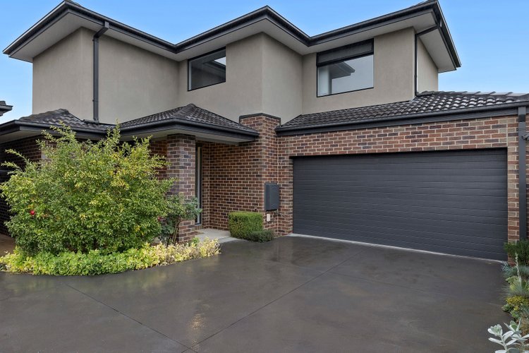 2/2 Elmhurst Road Blackburn 3130