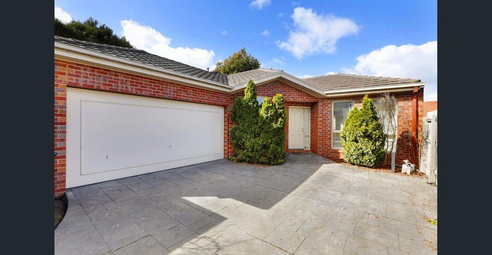 2/2 Francesco Street Bentleigh East 3165