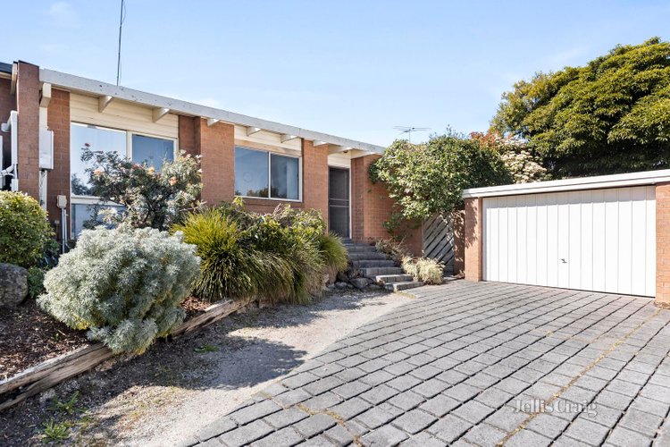 2 2 Gordons Road Templestowe Lower 3107