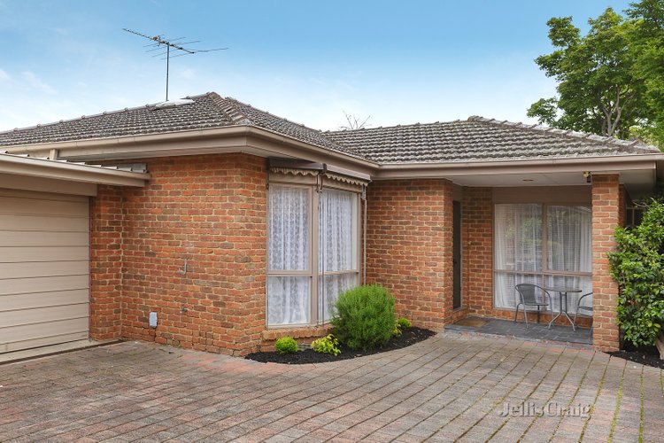 2/2 Highbury Street Balwyn North 3104