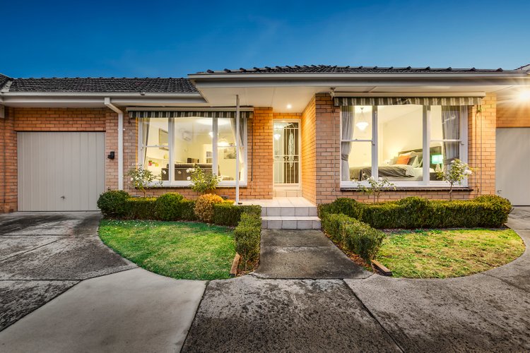 2/2 Maverston Street Glen Iris 3146