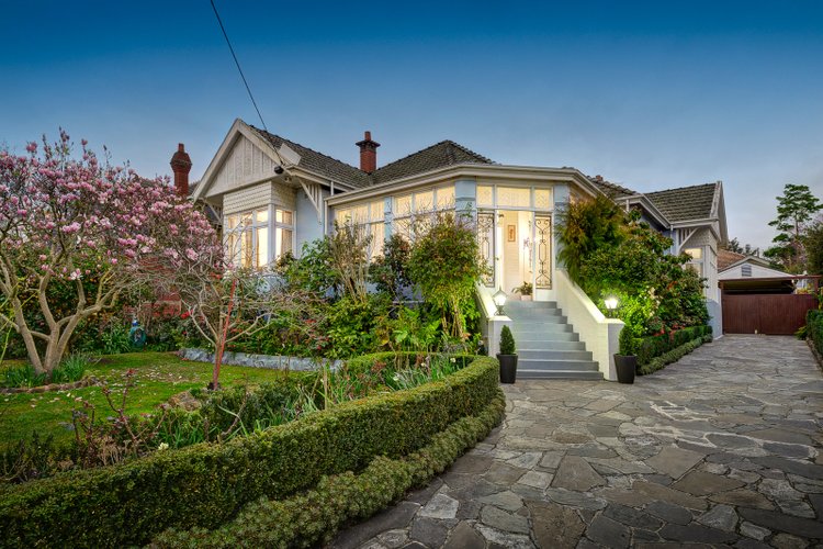 22 Miller Grove Kew 3101