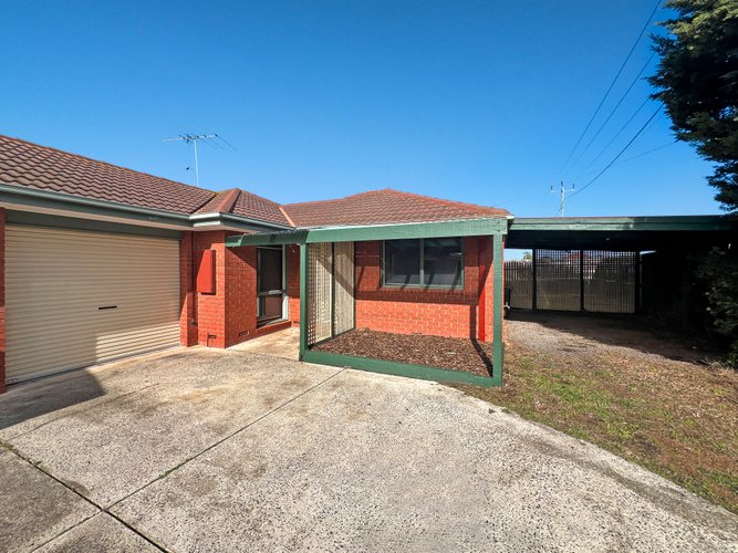 2/2 Nanworen Crescent Bell Park 3215