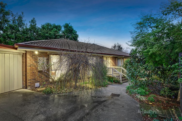 2/2 Neville Street Box Hill South 3128