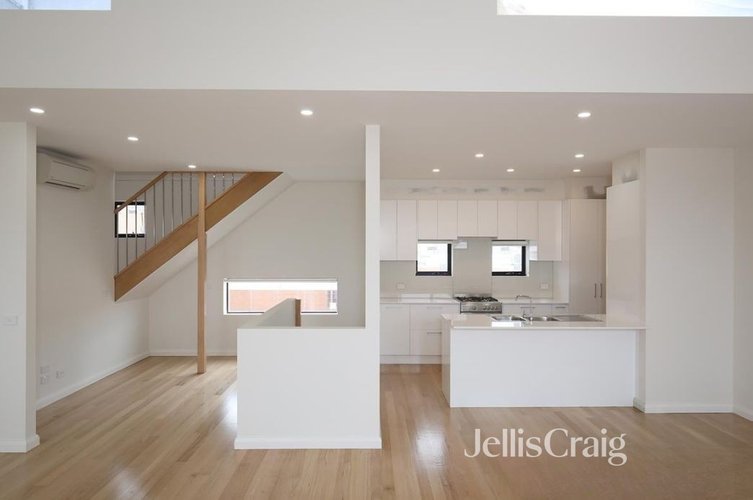 2/2 New Street Brunswick 3056