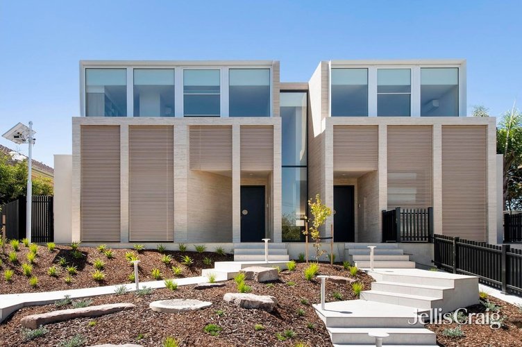 2/2 Ruda Street Doncaster 3108