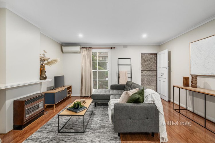 2 20 Bedford Court Heathmont 3135