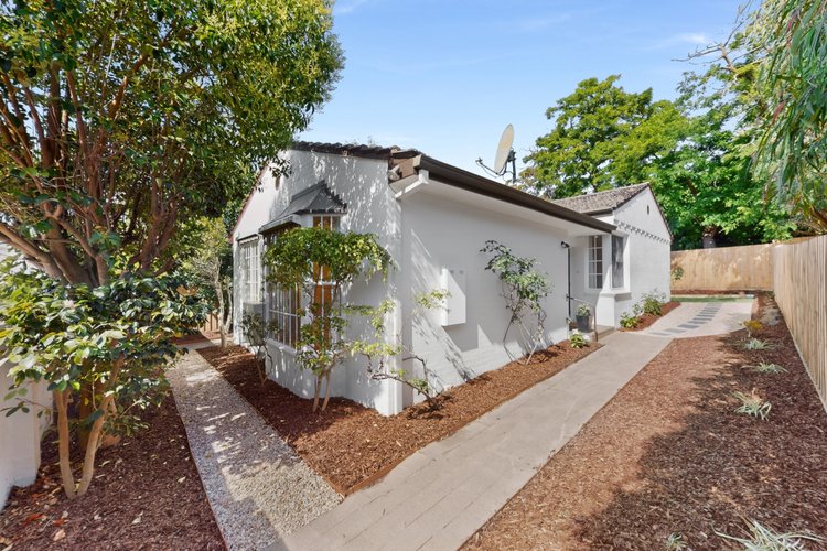 2/20 Clonaig Street Brighton East 3187