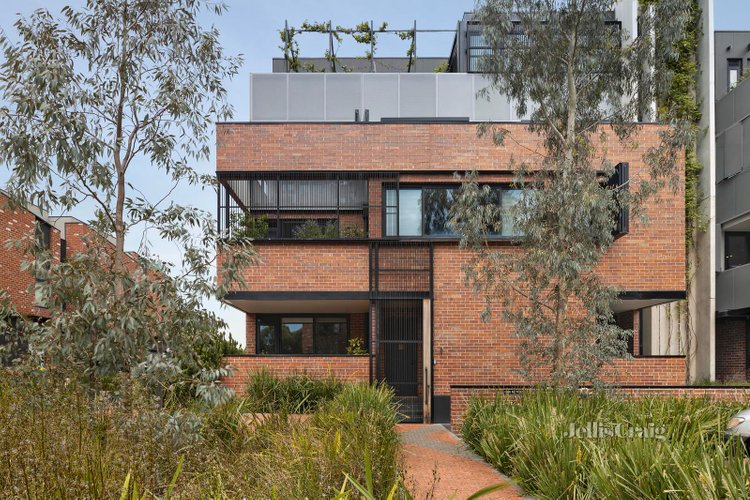 2 202 Beavers Road Northcote 3070