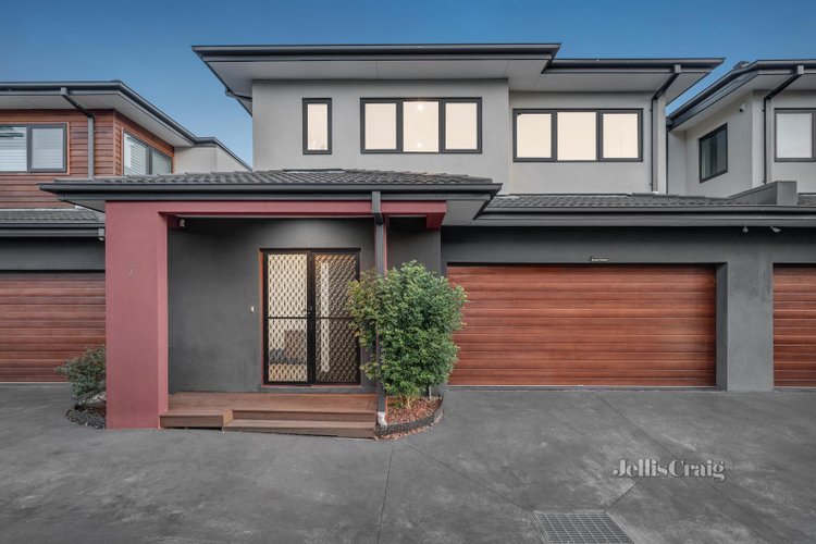 2 21-23 Angus Drive Glen Waverley 3150