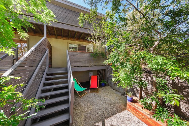 2/21 Elphin Grove Hawthorn 3122